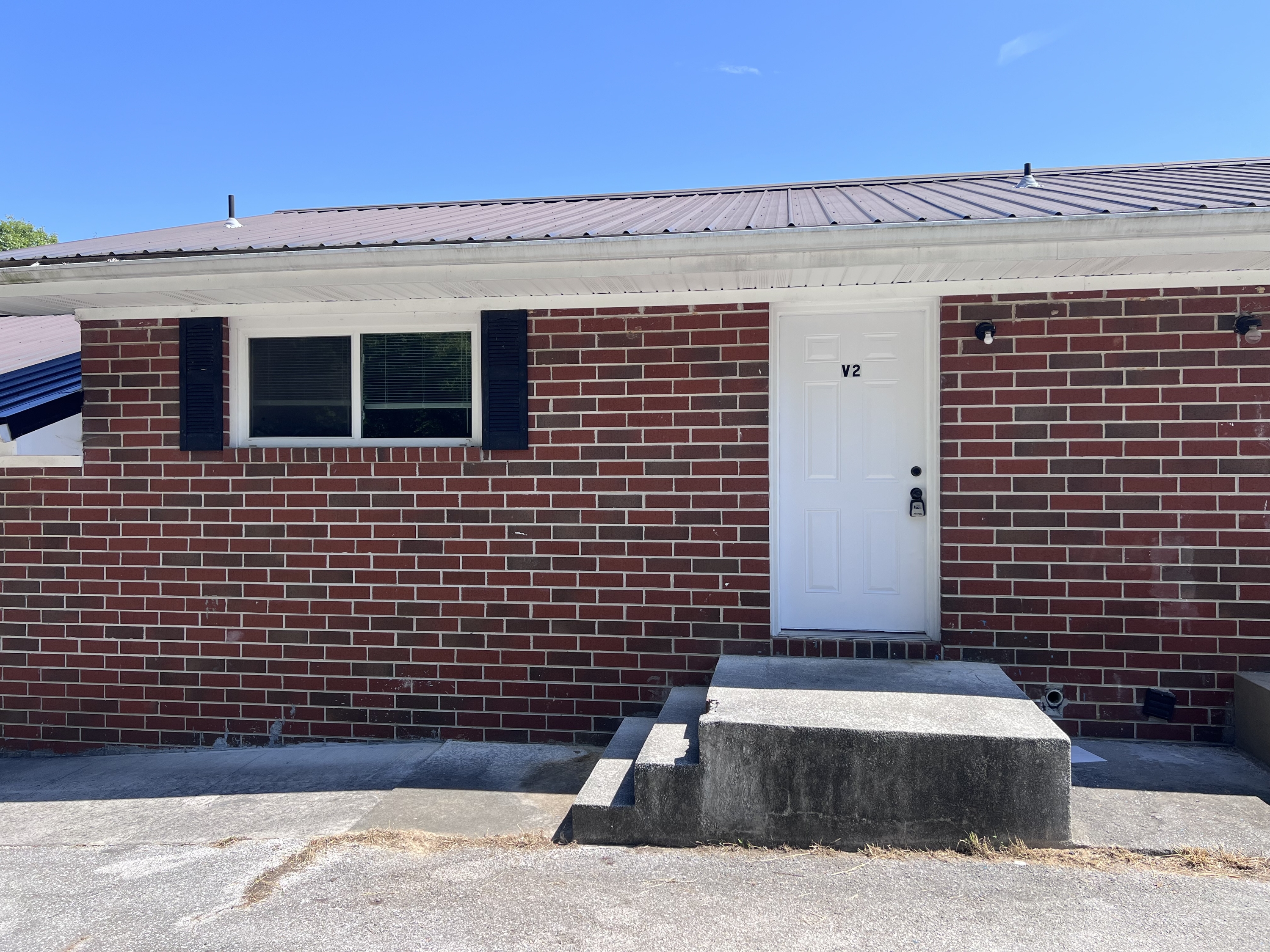 2308 Barbara Ln - V-2